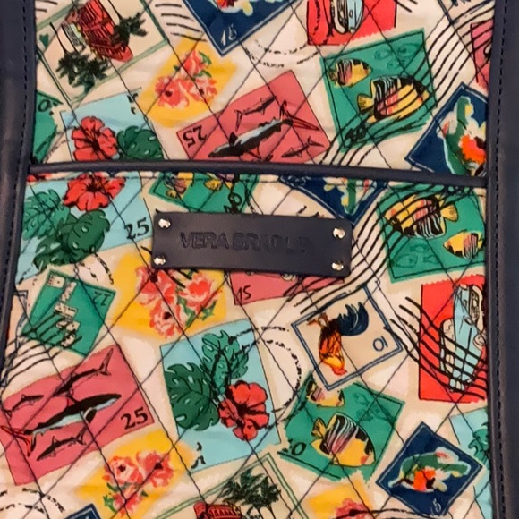 Vera Bradley small Vera tote with faux leather trim. - Picture 3 of 4